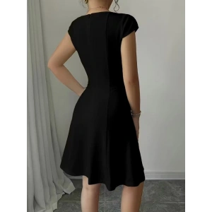 Kadın Kısa Kollu Kare Yakalı Kısa Ithal Krep Elbise