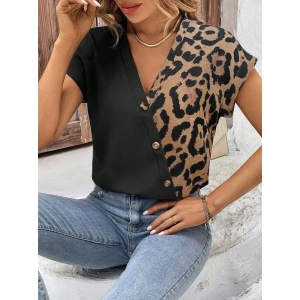 Kadın Kısa Kollu V Yakalı önden Düğmeli Leopar Desen Detaylı Viskon Bluz