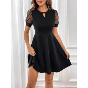 Kadın Kısa Tül Kollu Yuvarlak Yaka Damla Detaylı Kısa Ithal Krep Elbise