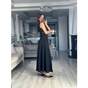 Kadın Omuzlardan Açık Yakası Açık Beli Dantelli Yırtmaçlı Uzun Janjan Krep Elbise