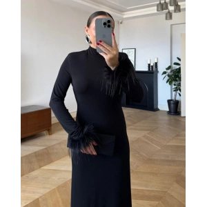 Kadın Uzun Kollu Balıkçı Yaka Kol Ağzı Tüy Detaylı Uzun Krep Elbise