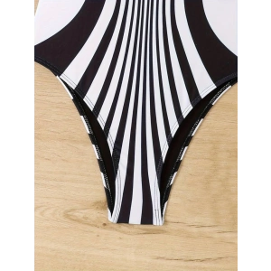 Kadın Yuvarlak Yaka Askılı Zebra Desen Baskılı Dalgıç Mayo