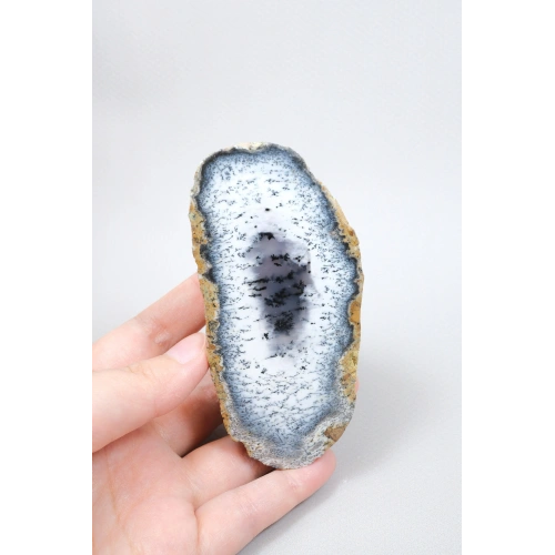 Blue and Snowy White Merlinit - Dendritik Opal Dilimi ile Siyah İçermeler, 186g