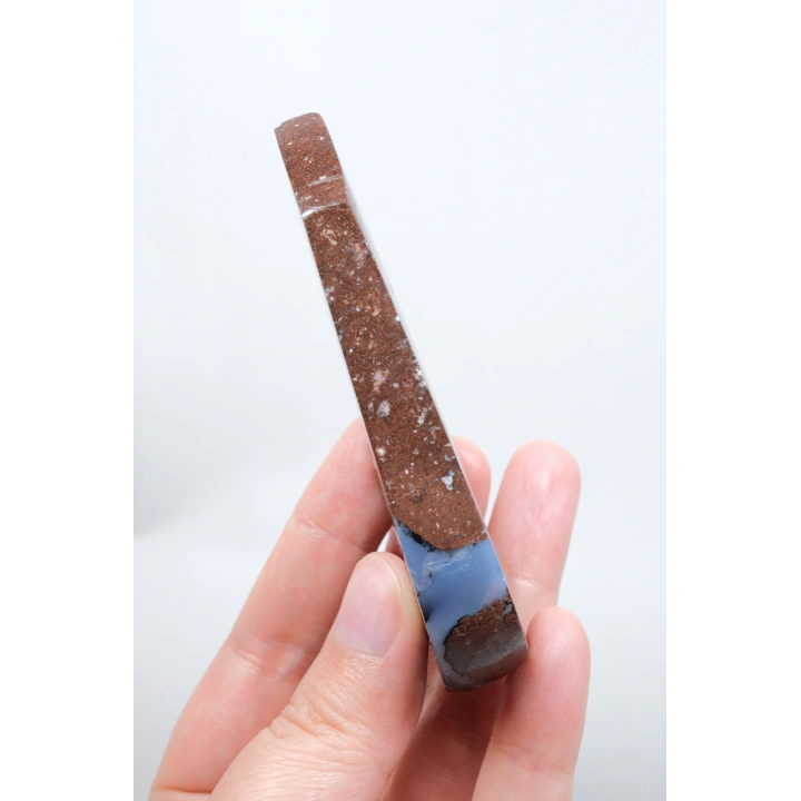 Mor Druzy Cepsi ile Ametist Akik Serbest Formda, Mavi Şeritlerle ve Terrakota Matrisli Taş, 69g