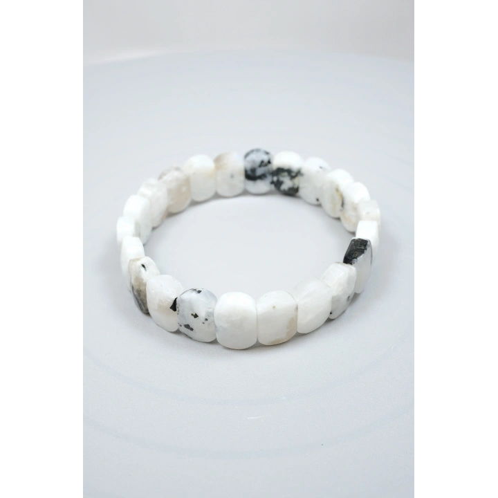 Bagliore mistico della Luna e energia femminile: Bracciale di pietre naturali con Pietra di Luna Taglio Ovale