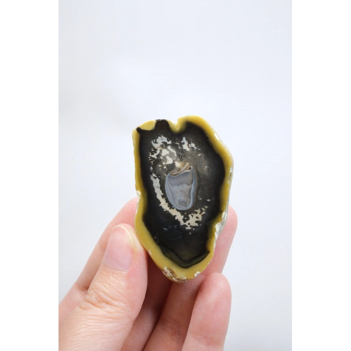 Common Opal Half – Hardal Sarısı, Kömür Siyahı ve Mavi Kalcedon Çekirdek Dilim, 41g