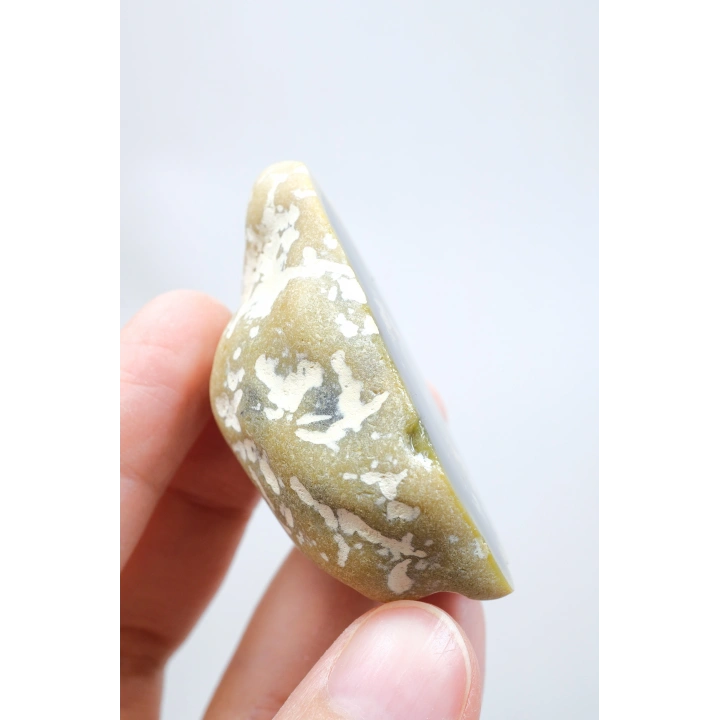 Common Opal Half – Hardal Sarısı, Kömür Siyahı ve Mavi Kalcedon Çekirdek Dilim, 41g