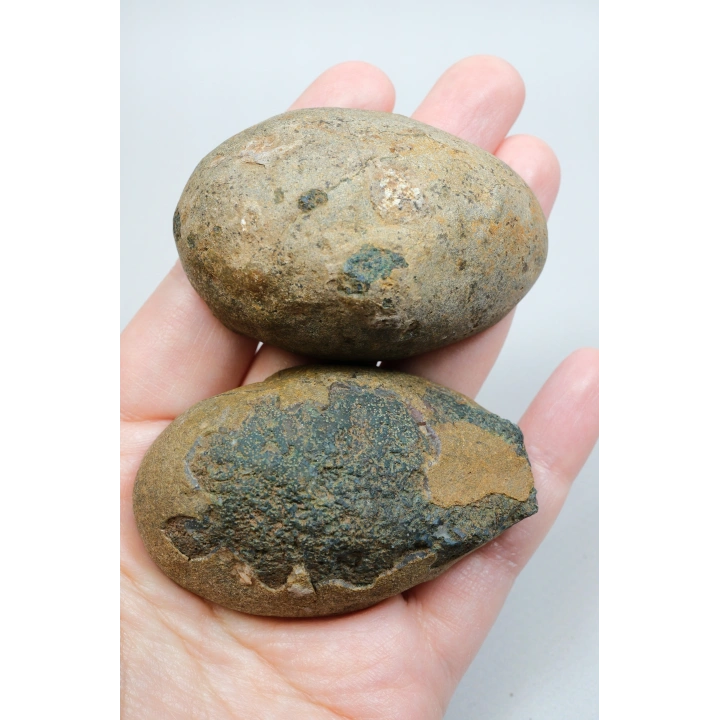 土トーンの青銅色のサビと紺碧の海羽アゲート