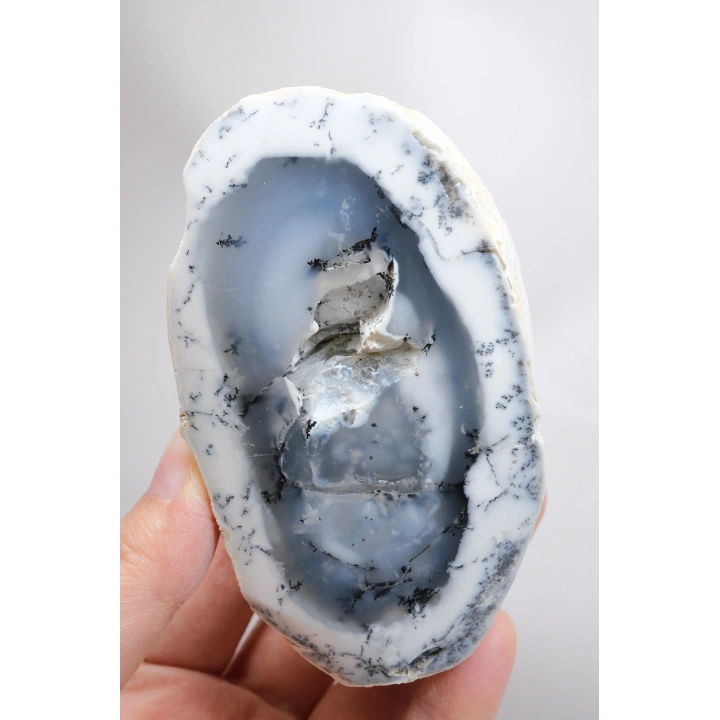 Büyük Cilalı Mavi Merlinite Jeyot Çifti - Yarı Saydam Buz Mavisi Çekirdek ile Beyaz Hâlo ve Kuvars Boşluğu, 652g