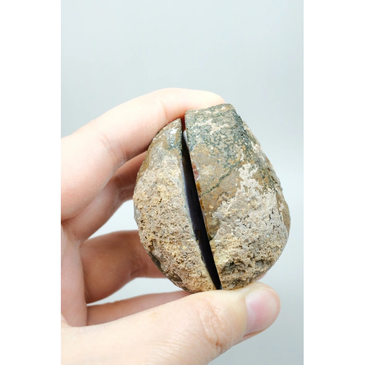 Lavanta Moru Bantlı ve Hardal Sarısı Tüy Akik Taşı ile Kuvars, 168g