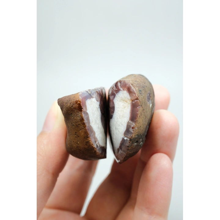 Mahogany Kahverengi, Koyu Tuğla Kırmızısı Nakışlı Siyah Deniz Akik ve Kuvars