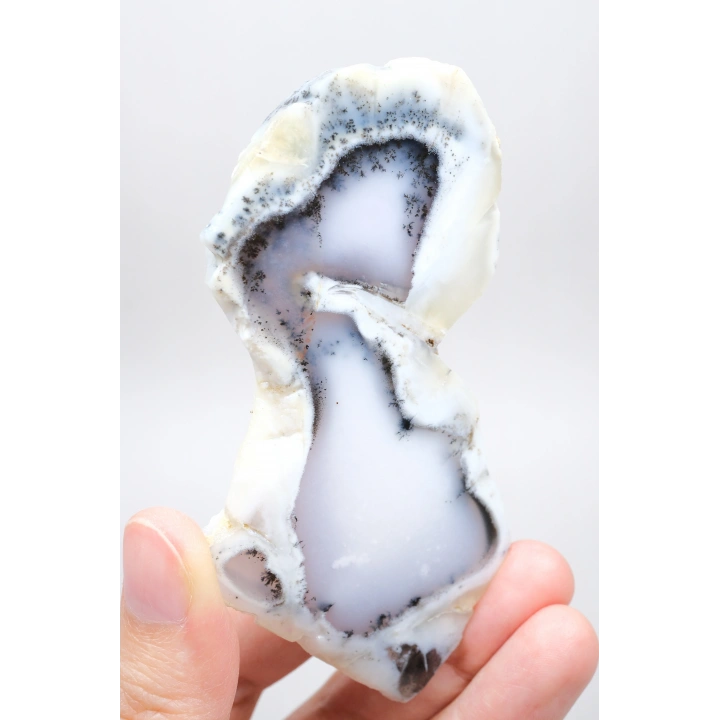 Merlinit Dilimi: Lavanta Mavisi ve Süt Beyazı Dendritik Opal