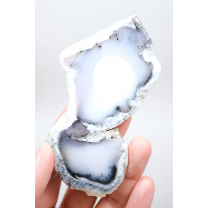 Merlinit Dilimi: Lavanta Mavisi ve Süt Beyazı Dendritik Opal