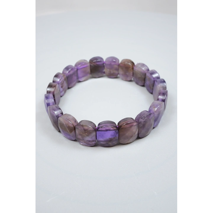 Il più nobile rimedio e pace del viola: Bracciale in ametista dalle sfaccettature ovali luminose