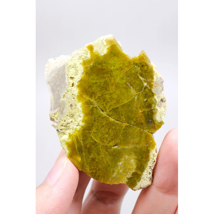 Zeytin Yeşili & Altın Opal Örneği Doğal Mozaik Dokularıyla, 110g