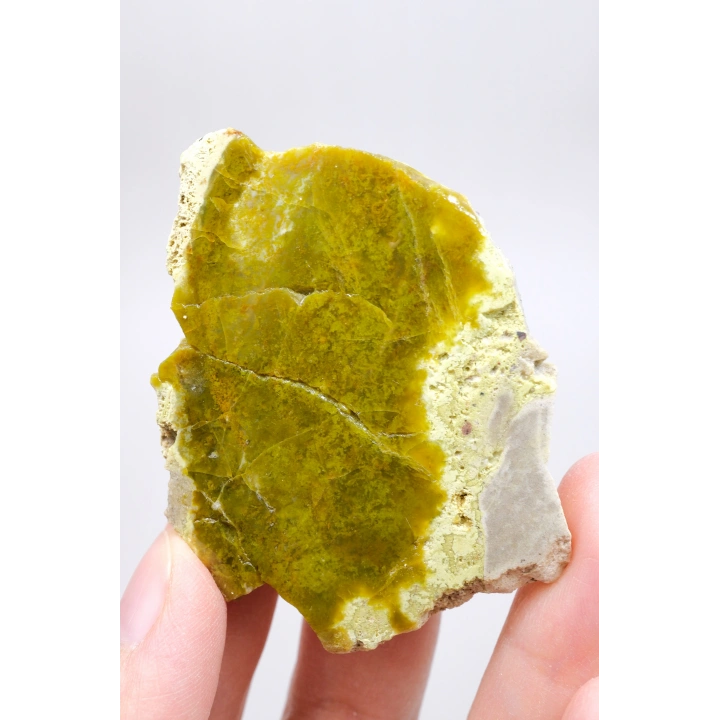 Zeytin Yeşili & Altın Opal Örneği Doğal Mozaik Dokularıyla, 110g
