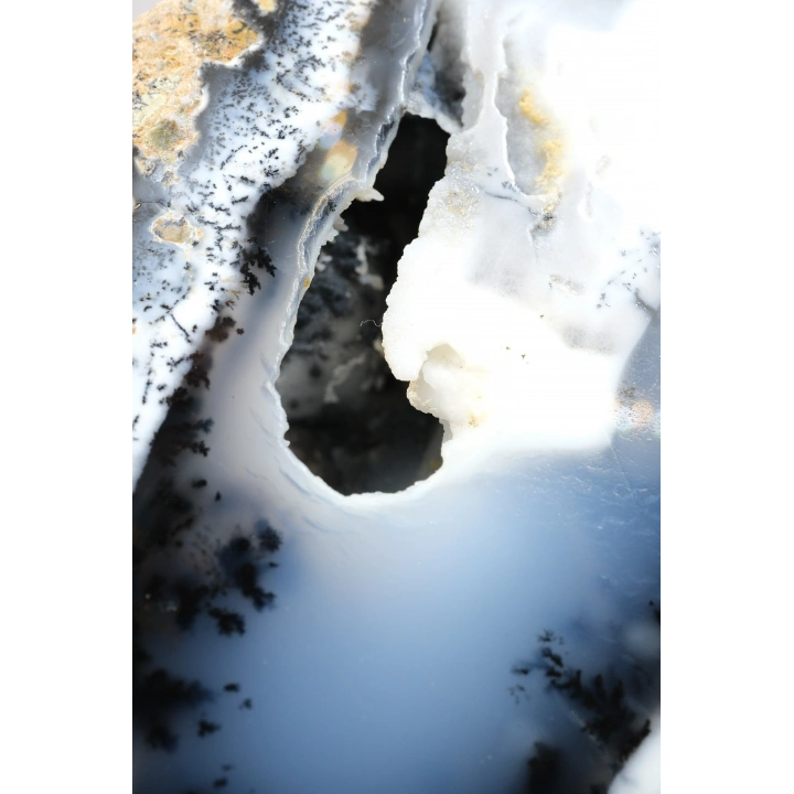 Échantillon unique de géode en opale dendritique 3D (Merlinite),206g