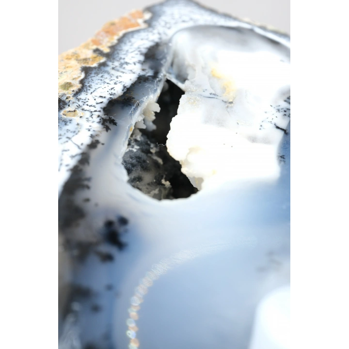Échantillon unique de géode en opale dendritique 3D (Merlinite),206g