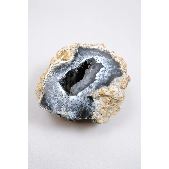 Geoda de Merlinita Cruda (Opalo Dendrítico) - Dendritas en forma de árbol en 3D, 115g
