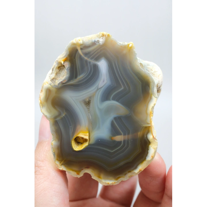 Smoky Gri, Bal Amber ve Krem Beyaz Bantlı Akik
