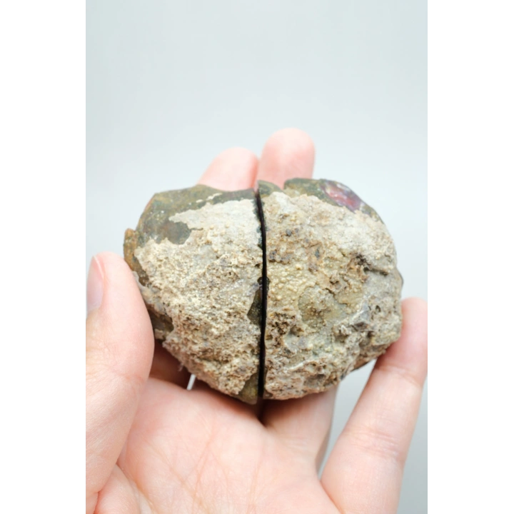 Terracotta Kırmızı, Hardal Sarısı ve Tozlu Mor Nakışlı Manzara Siyah Deniz Agatı