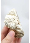 شريحة من حجر الأوبال الشجري (Dendritic Opal) بلون أزرق داكن وأبيض - ميرلينيت (Merlinite) مع شوائب سوداء، الوزن 203 غرامات.