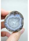 青ラベンダーアゲート|白水晶のコアを持つ磨かれたバンドアゲート