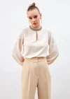 Yaka Aksesuarlı Bluz - Bej