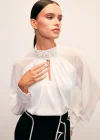 Yaka Aksesuarlı Bluz - Ekru