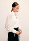 Yaka Aksesuarlı Bluz - Ekru