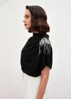 Tek Omuz Aksesuarlı Salaş Bluz - SİYAH