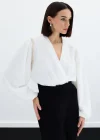 Aksesuar Detaylı Bodysuit Bluz - Ekru