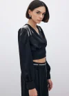 Omuz Aksesuarlı Kısa Bluz - Siyah