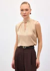 Yaka Detaylı Saten Bluz - Bej