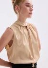 Yaka Detaylı Saten Bluz - Camel