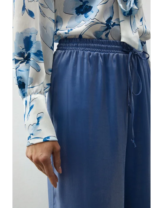 Bel Lastikli Parlak Pantolon - MAVİ