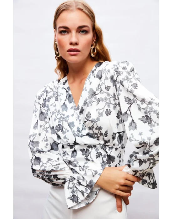 Volanlı Kol Detaylı Saten Bluz - SİYAH