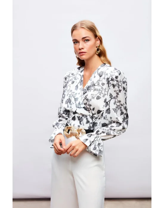 Volanlı Kol Detaylı Saten Bluz - SİYAH