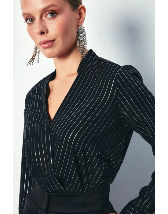 Kruvaze Parlak Çizgili Bluz - SİYAH