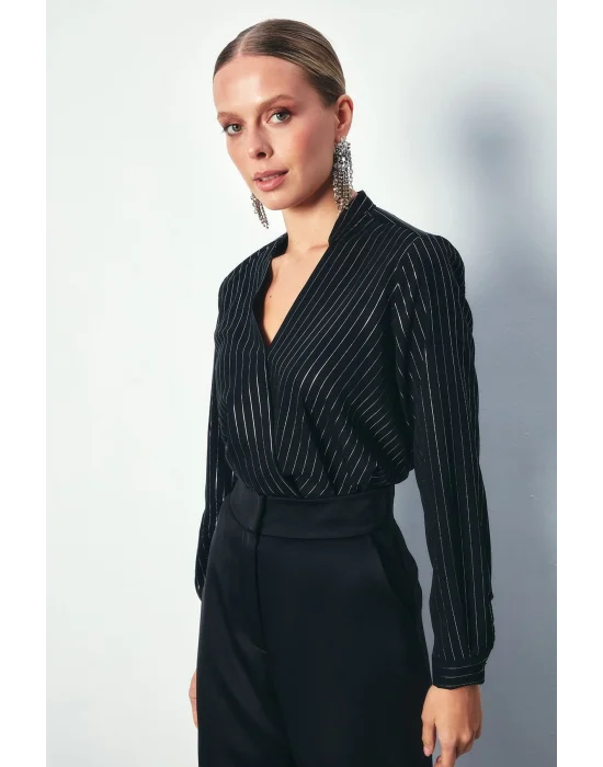 Kruvaze Parlak Çizgili Bluz - SİYAH