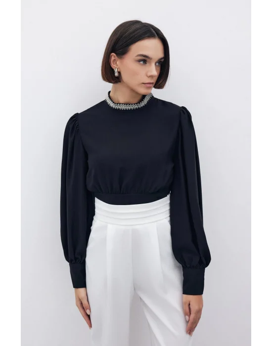Yaka Aksesuarlı Bluz - SİYAH