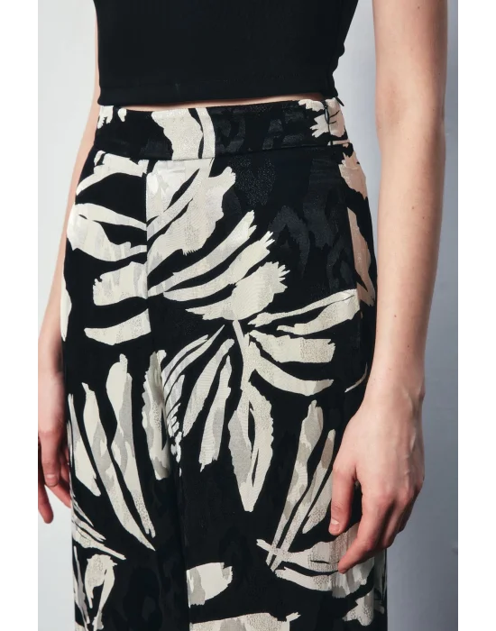 Çiçek Desenli Saten Pantolon - SİYAH