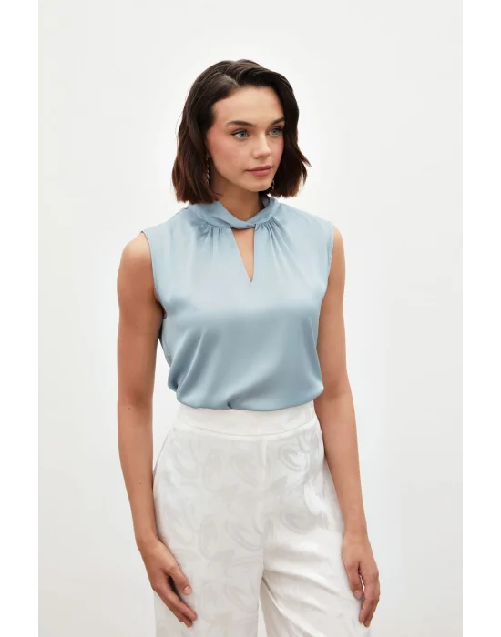 Yaka Detaylı Saten Bluz - BEBE MAVİ