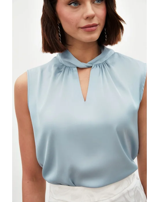 Yaka Detaylı Saten Bluz - BEBE MAVİ