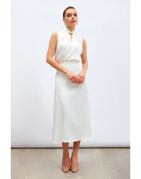 Yaka Detaylı Saten Bluz - Ekru