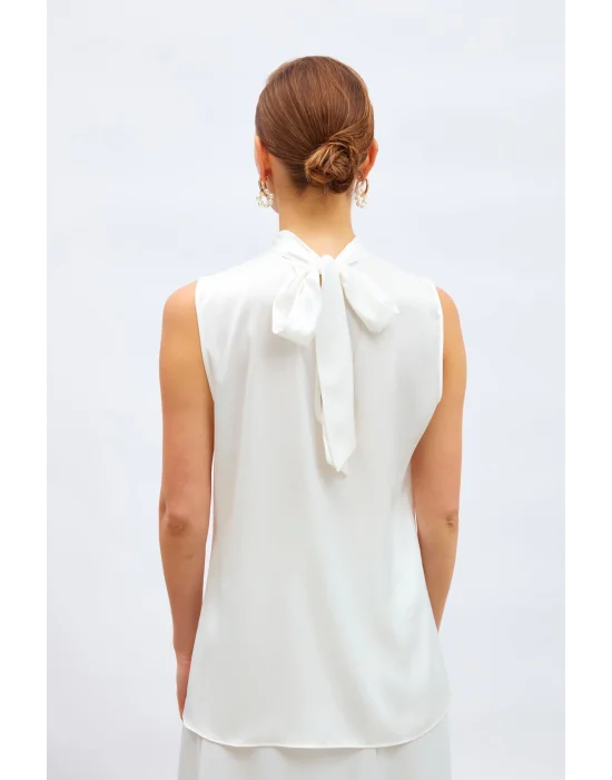 Yaka Detaylı Saten Bluz - Ekru