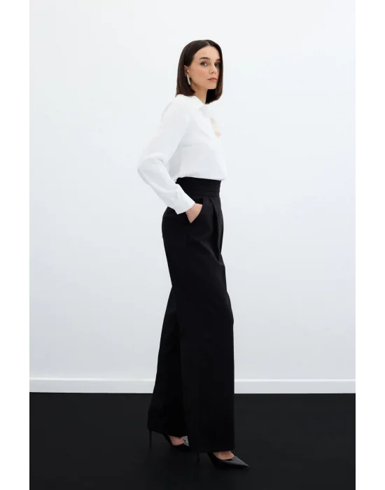 Bel Detaylı Cepli Pantolon - Siyah