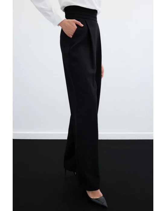 Bel Detaylı Cepli Pantolon - Siyah