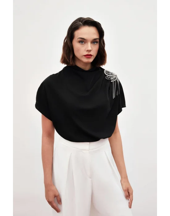 Tek Omuz Aksesuarlı Salaş Bluz - SİYAH