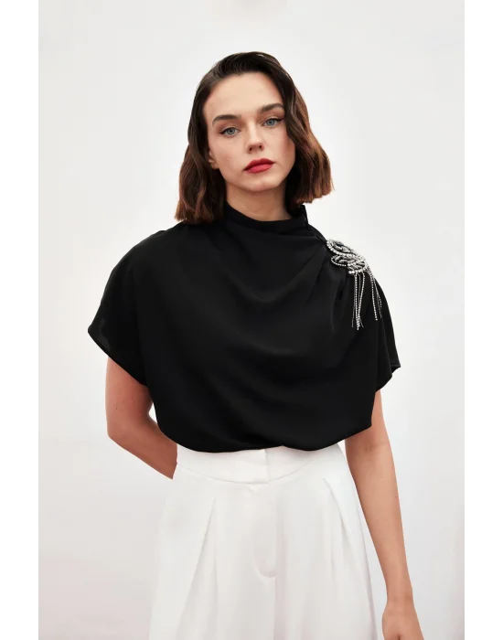 Tek Omuz Aksesuarlı Salaş Bluz - SİYAH